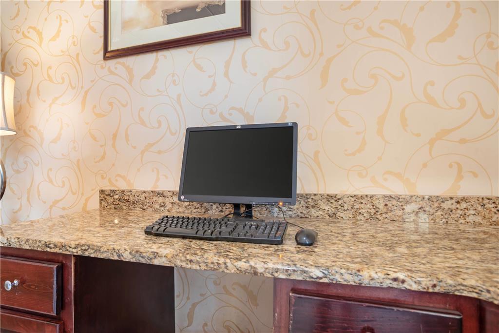 Quality Inn & Suites Near Lake Eufaula Facilities photo