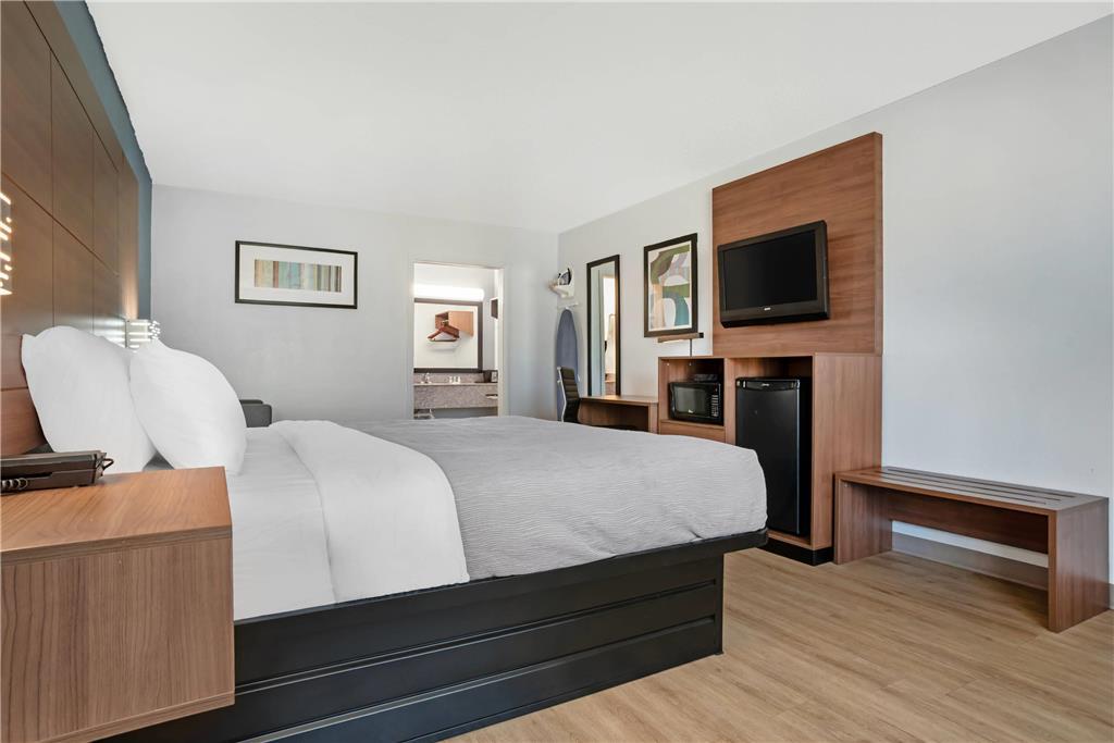 Quality Inn & Suites Near Lake Eufaula Room photo