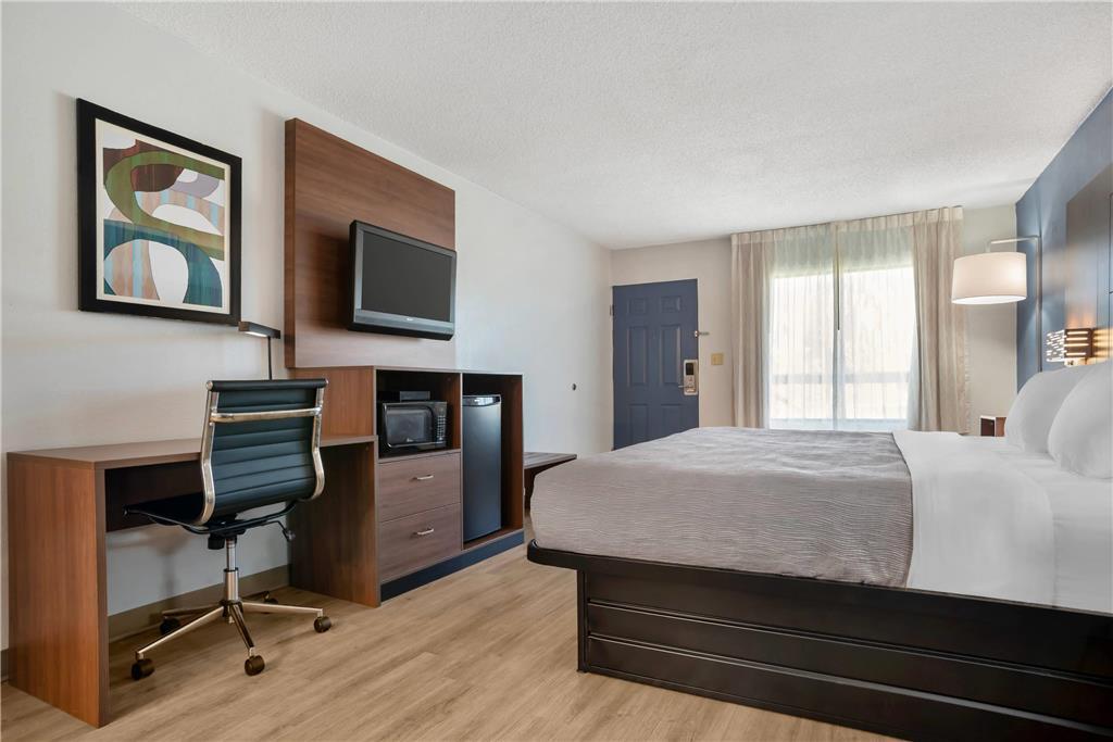 Quality Inn & Suites Near Lake Eufaula Room photo