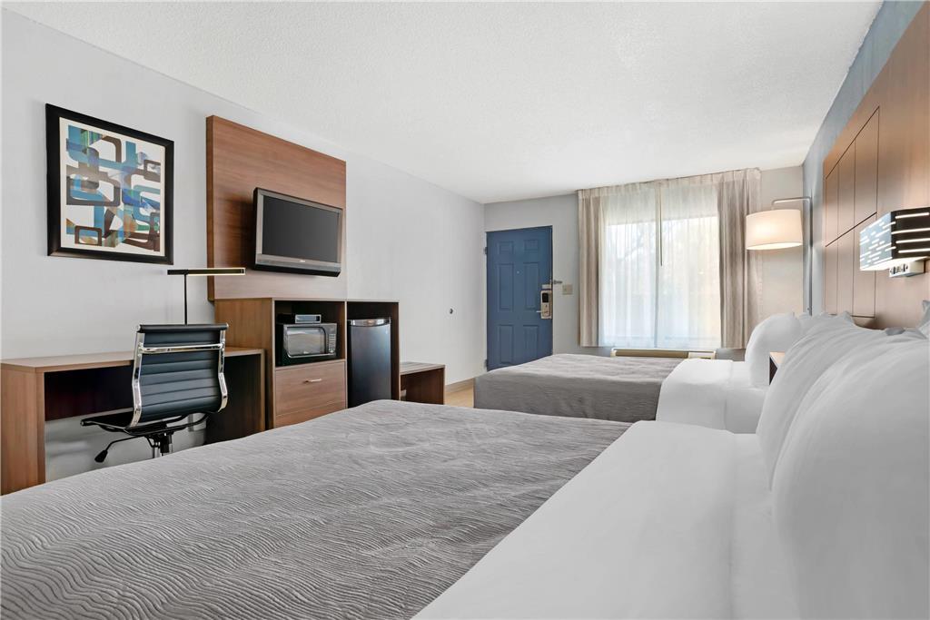 Quality Inn & Suites Near Lake Eufaula Room photo