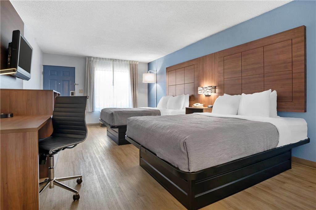 Quality Inn & Suites Near Lake Eufaula Room photo